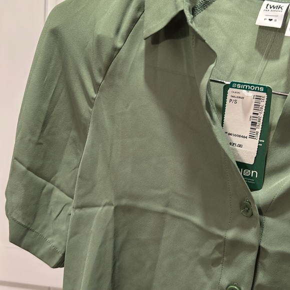 NWT light blouse - Picture 2 of 5